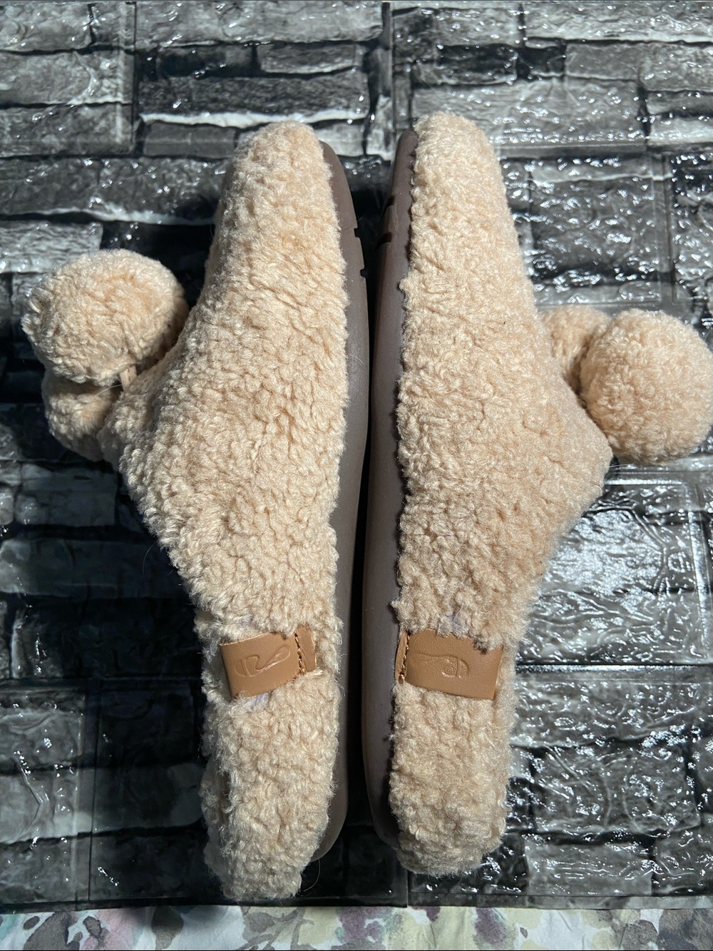 Strive Riga Clog Slipper - Picture 3 of 7